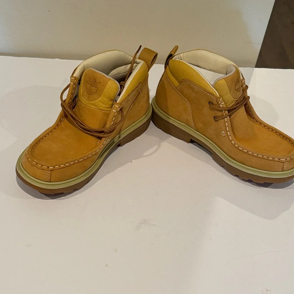 NWOT‎ Timberland Moe Toe Chukka Boots Children Boys Size 3.5
